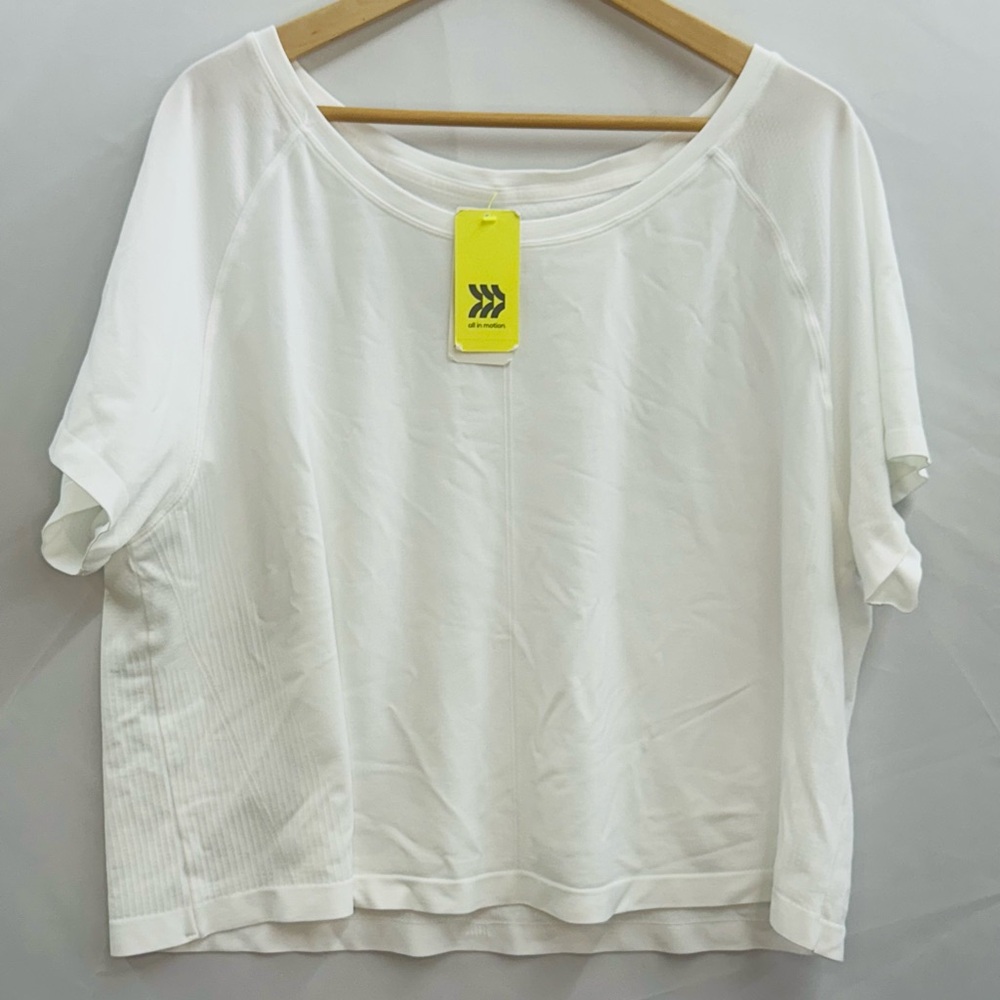 All in Motion Women’s White Boxy Short Sleeve Workout T-Shirt, NWT, XXL